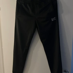 Äkta EA7 byxa - Bra skick