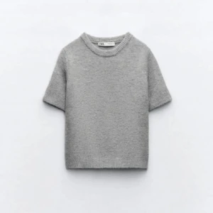 Zara stickad tröja - Säljer denna❤️ Använd få gånger, bra skick! 