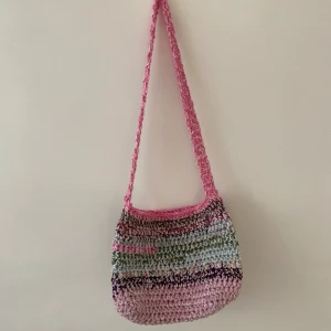 Virkad väska - 🪩 Handgjord crossbody-väska. 🪩