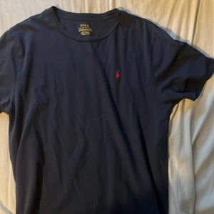 Vanlig polo Ralph louren t shirt - Bra skick Inge sliten