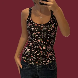 Linne - Blommig topp