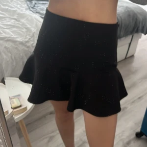 Zara kjolshorts  - Säljer dem här super söta kjolshortsen från Zara då jag ej använder dem längre💕💕💕perfekta för hösten 
