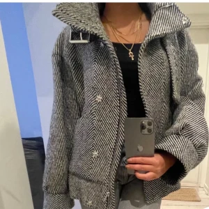 Dagmar jacka - Säljer min Dagmar jacka då den inte kommer till användning!💕