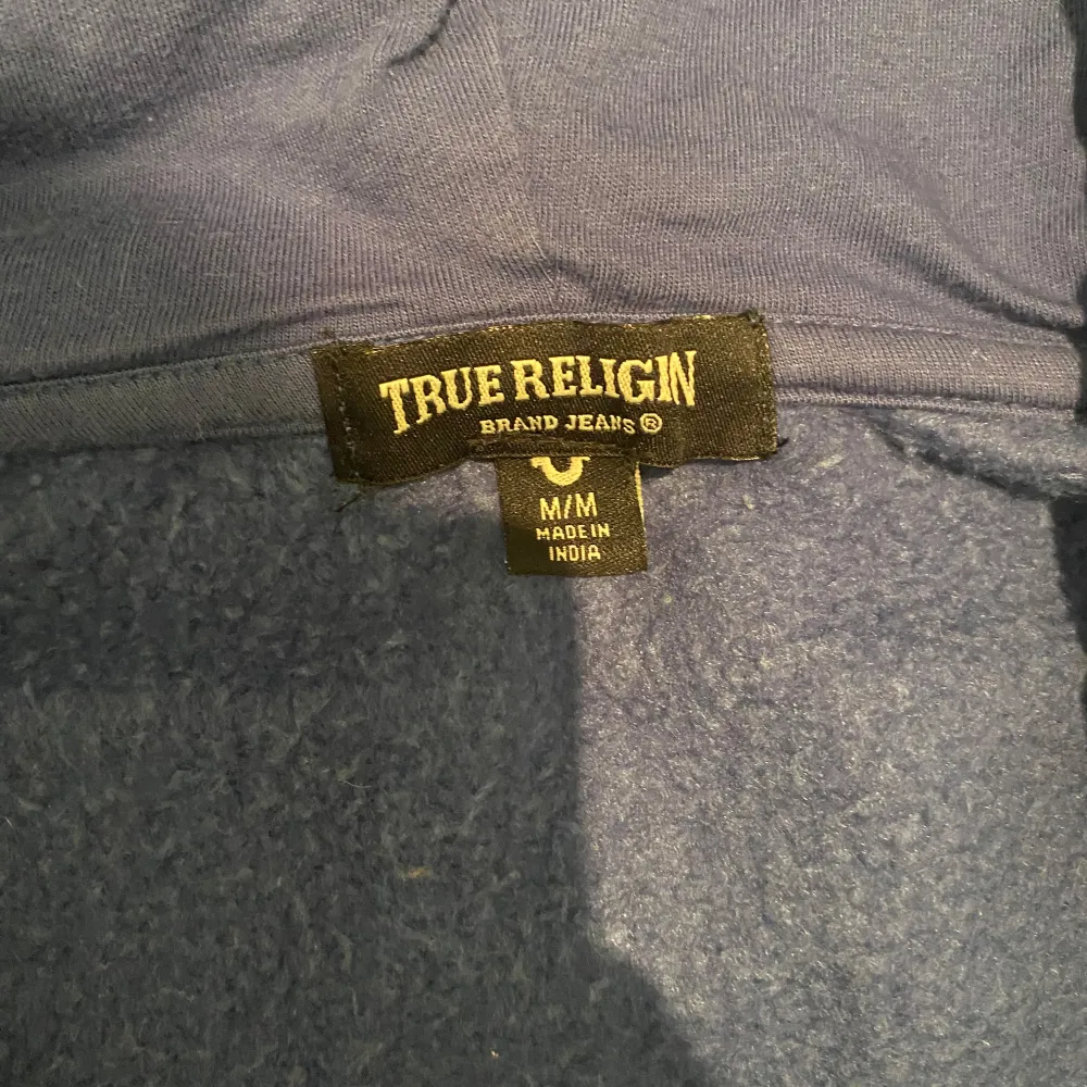 Säljer denna true religon Hoodie för använder inte den inget fel på den 10/10 på skicka typ ny inget fel alls . Hoodies.