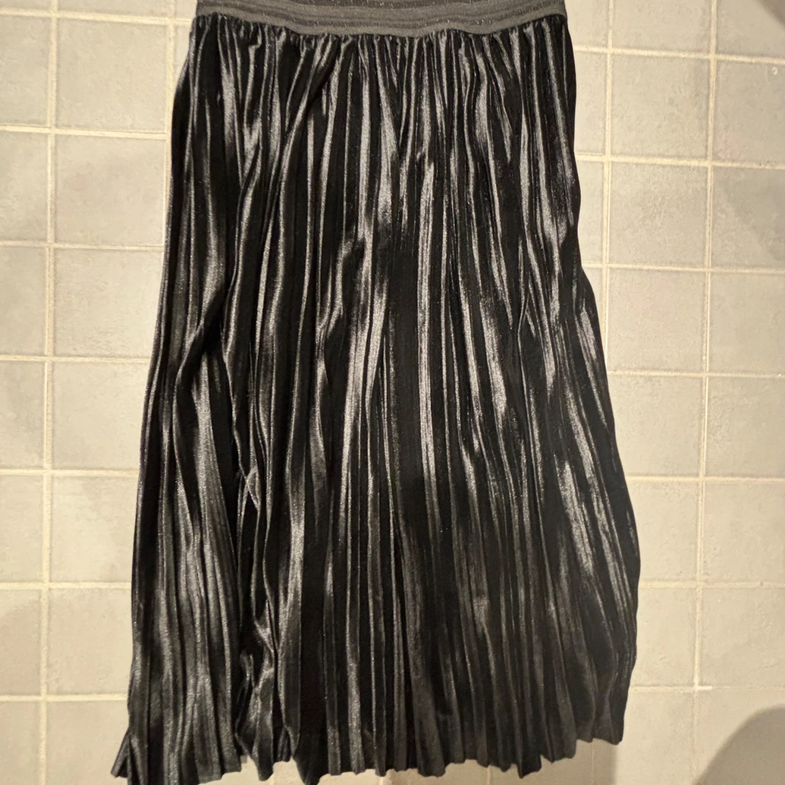 Plisserad sammetskjol - 90