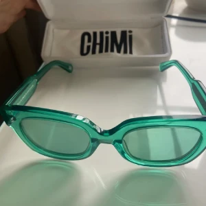 Chimi - (Lånade bilder)  Säljer mina chimi i färgen aqua (storlek 08). Näst intill oanvända! Säljer för 550kr+frakt