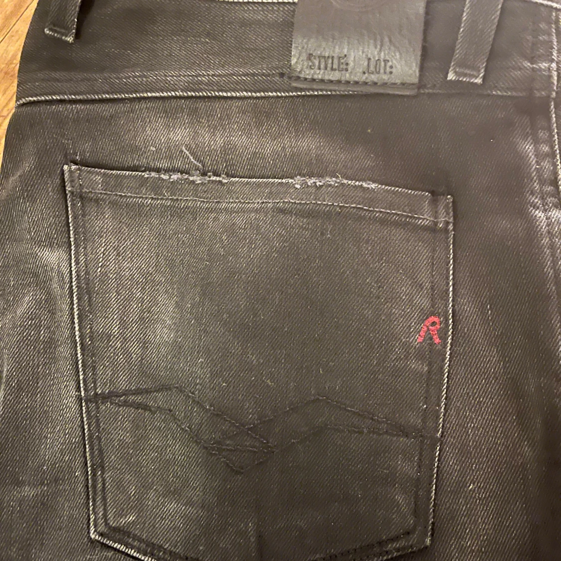 Svarta Replay jeans  - 90