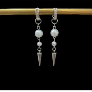 Örhängen  - Det finns massa fri frakt varit i mitt konto!! Kan fixa fri frakt på vilka smycken ni än vill ha! Skriv bara till mig💕