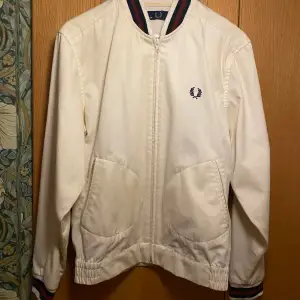 Fred Perry jacka i bra skick. Storlek 38 dvs Medium. 