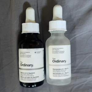 The ordinary Retinol/ niaciamide - 2 serum från The Ordinary. En är Retinol och den andra är Niaciamide. Båda är 75% fyllda