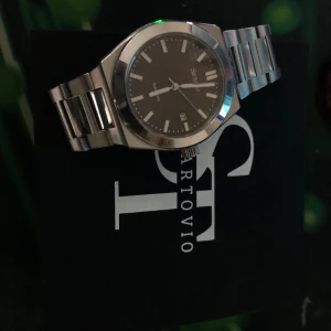 Sartovio klocka orgin 41mm - Jätte bra skick släpps på bra pris, pris kan diskuteras.