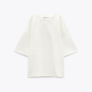 Kortärmad sweatshirt  - Använd fåtal gånger, så fin färg🤍