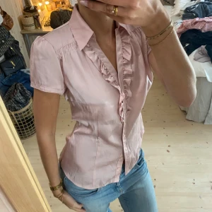Blus - SUPERSNYGG!! Tryck gärna köp nu 💕💕