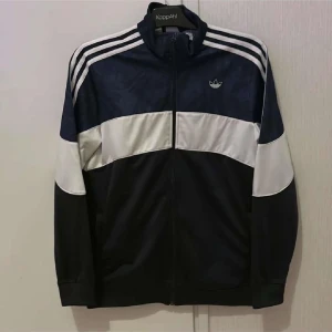 Adidas ziptröja - Bra skick