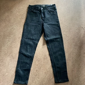  Skinny jeans  -  Stretchig Bra material 