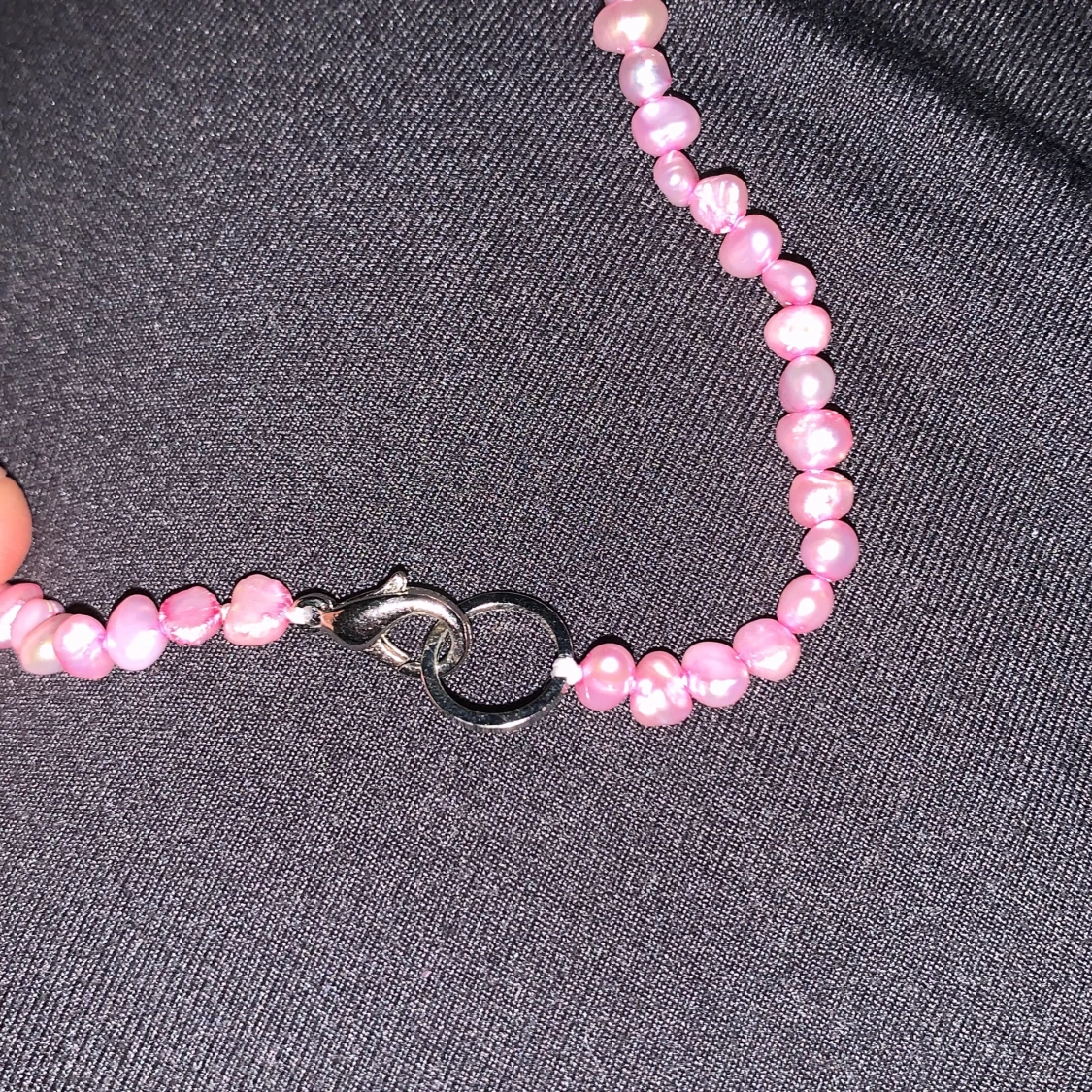 Rosa pärlhalsband. 1 gång använd  - 2