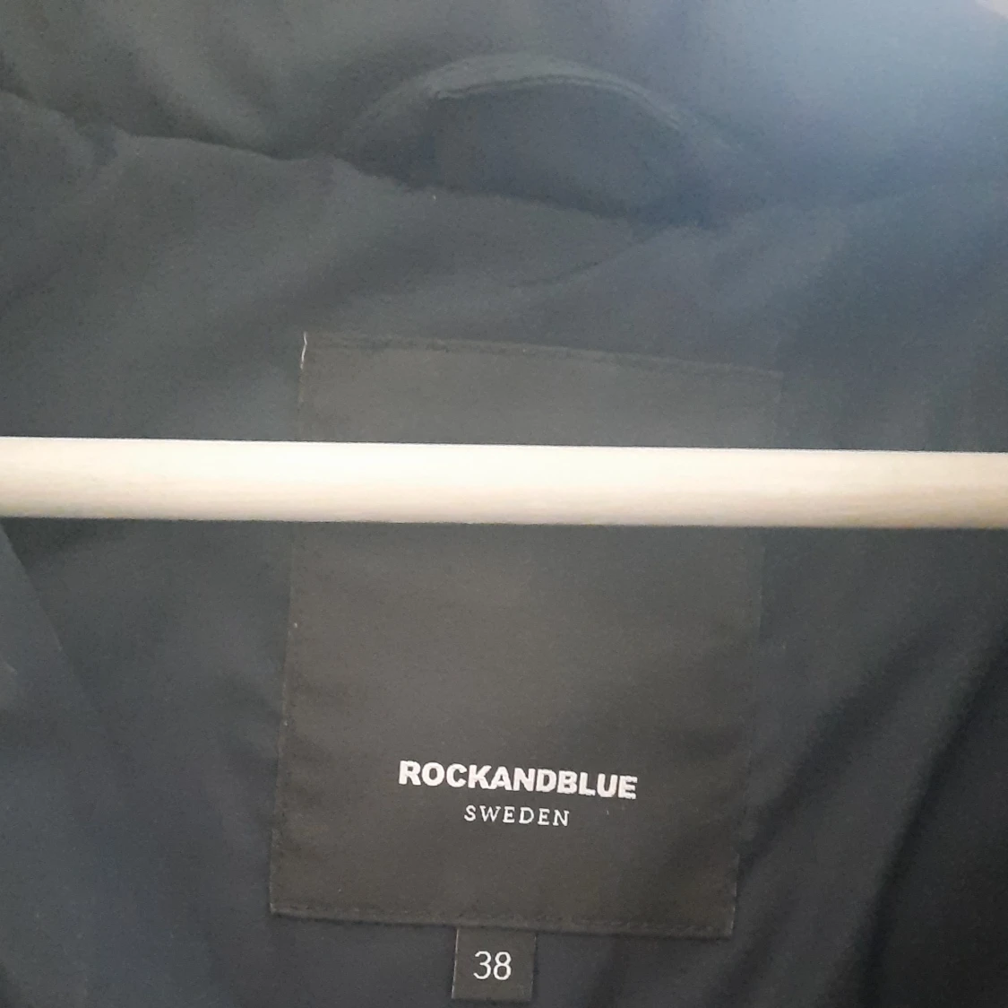 Blå dunjacka från Rockandblue - 1