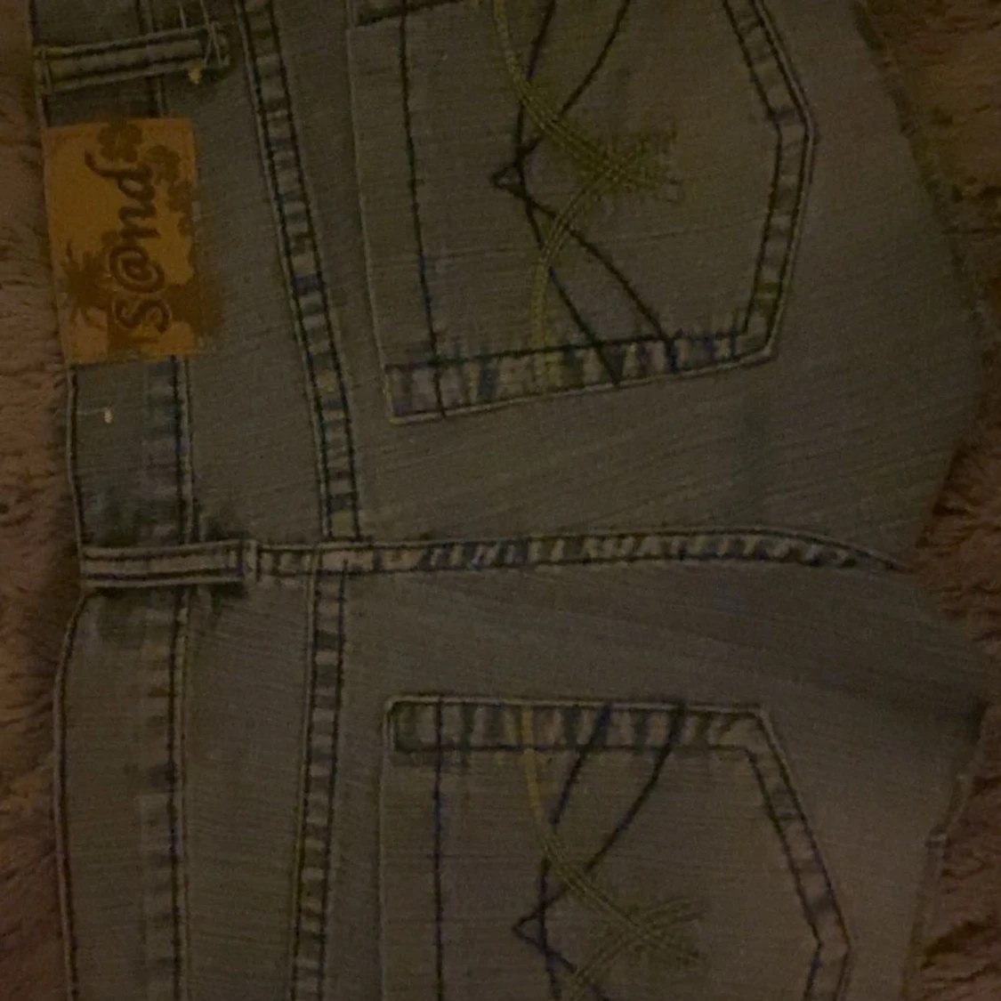 Lowrise jeans shorts från Cypern