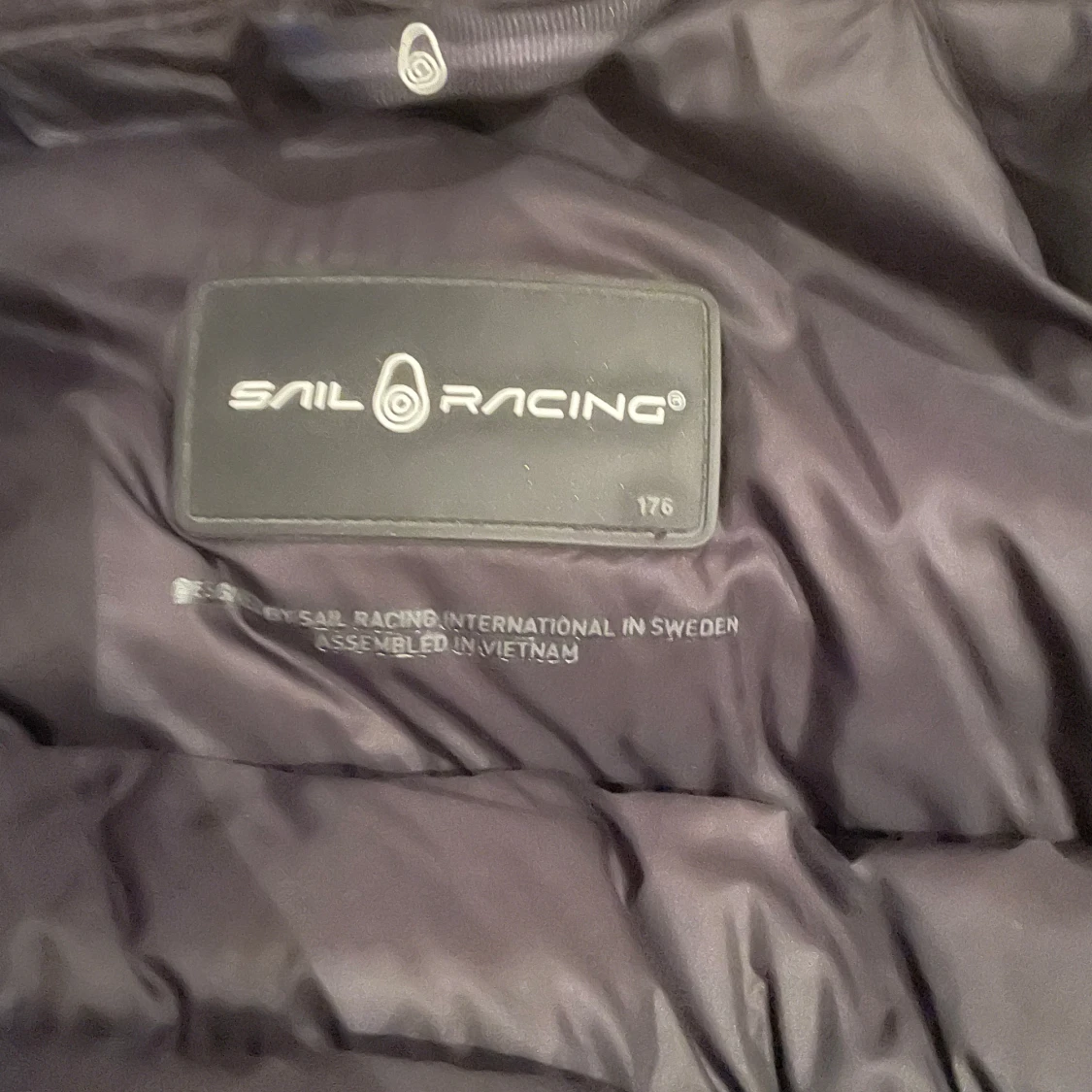 Svart dunväst från Sail Racing - 3