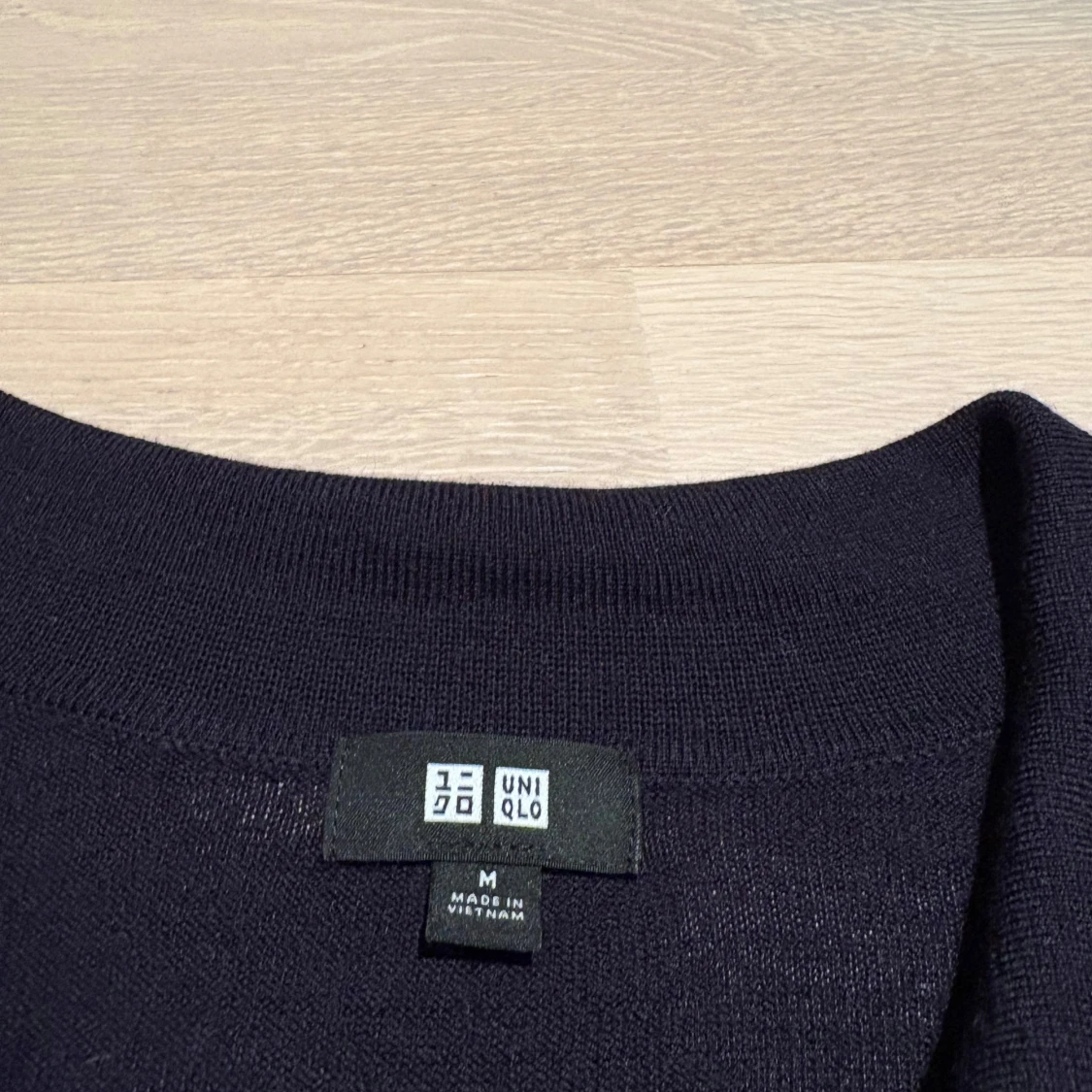 Svart långärmad pikétröja från Uniqlo - 3