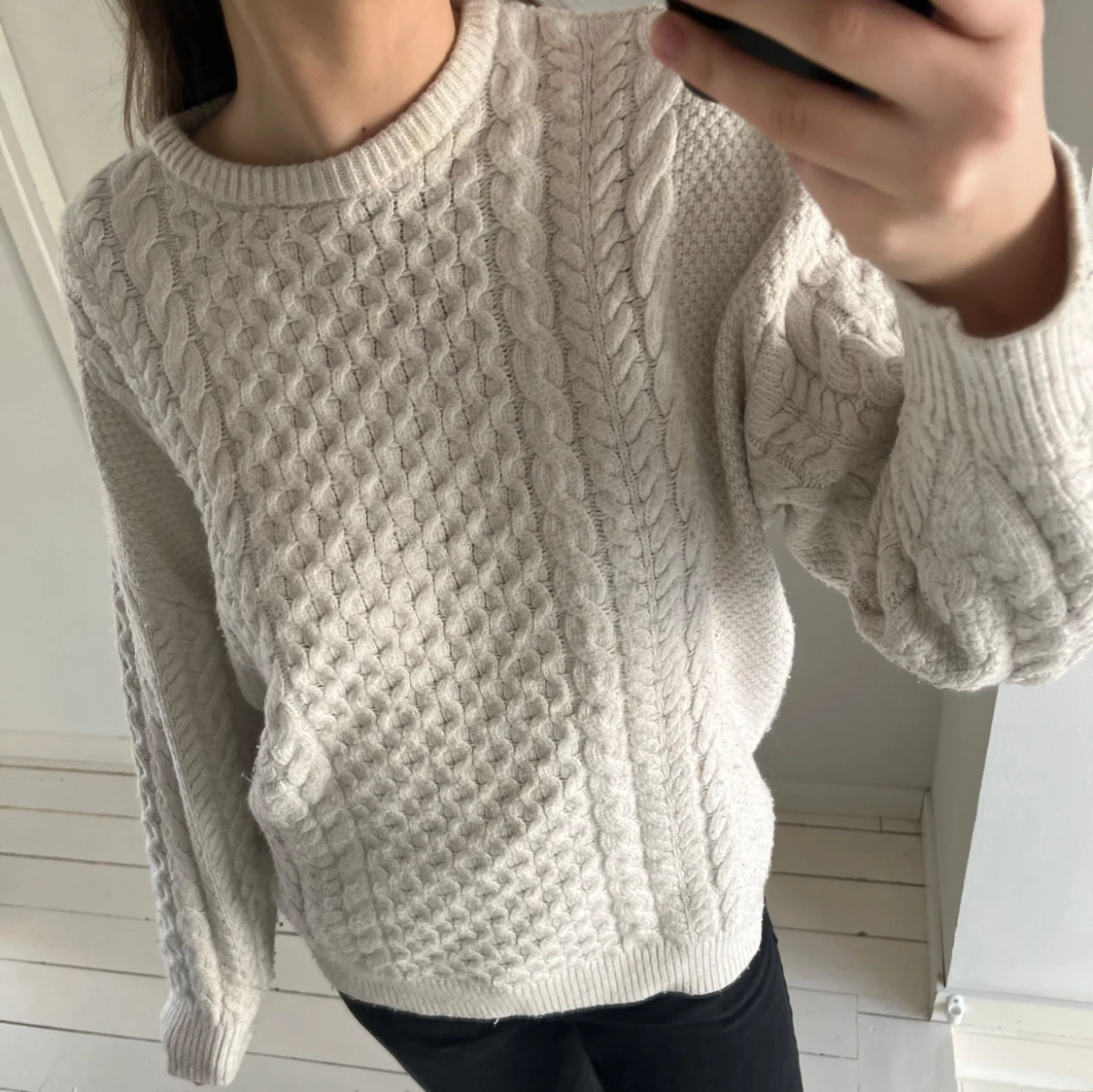 Beige stickad tröja