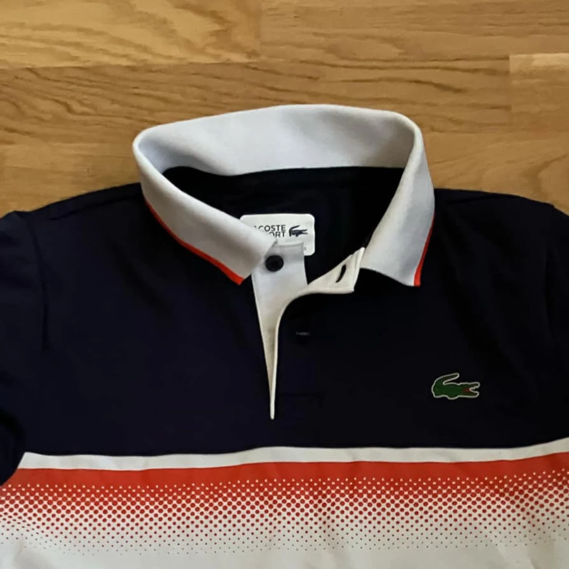 Svart och vit pikétröja från Lacoste - 2