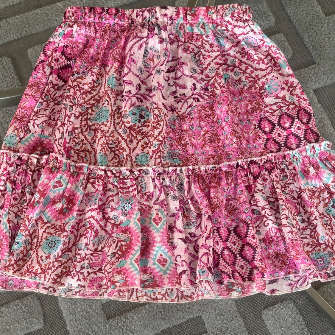 Mönstrad kjol från Missäy - 1