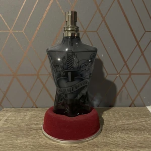 JPG Le Male Lover - 🔵säljer denna väldigt schyssta parfymen dom knappt är använd, ca 120ml kvar, hör av dig vid funderingar 🤝