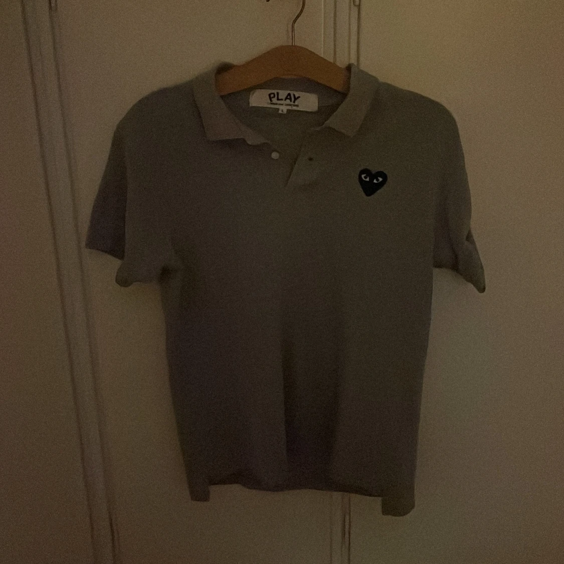 Grå Comme des Garçons piké