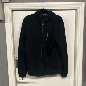 Sail racing tröja - Säljer nu min nästan oanvända sailracing tröja då jag inte gillar så kläder