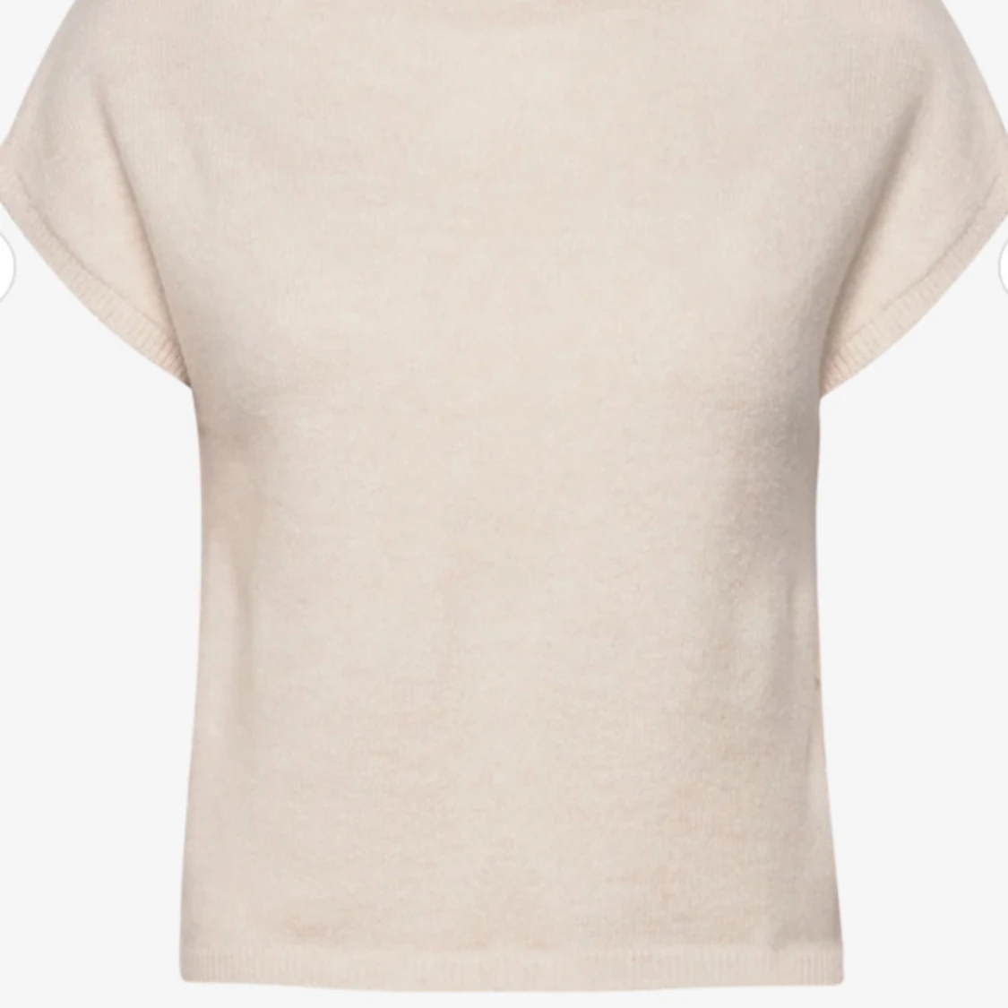 Vit stickad t-shirt  - 90