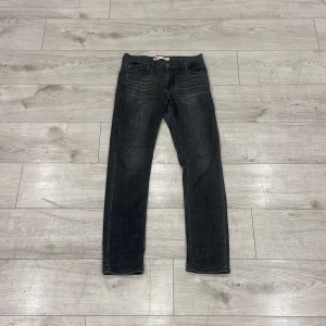 Levis jeans 512 - Bra skick svarta jeans