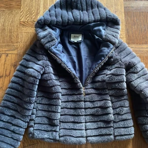 Teddy jacka  - Jaha fluffig i s 