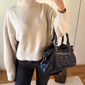 Polotröja  - Stickad tröja med polotröja!! Så så fin💕💕