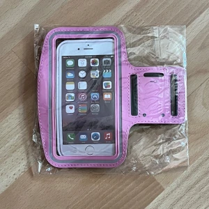 Sportarmband Rosa  - Nytt rosa sportarmband, passar dom flesta mobiler. Storlek på hela fodralet 17 X 11 cm, Innermått 14 X 8 cm 