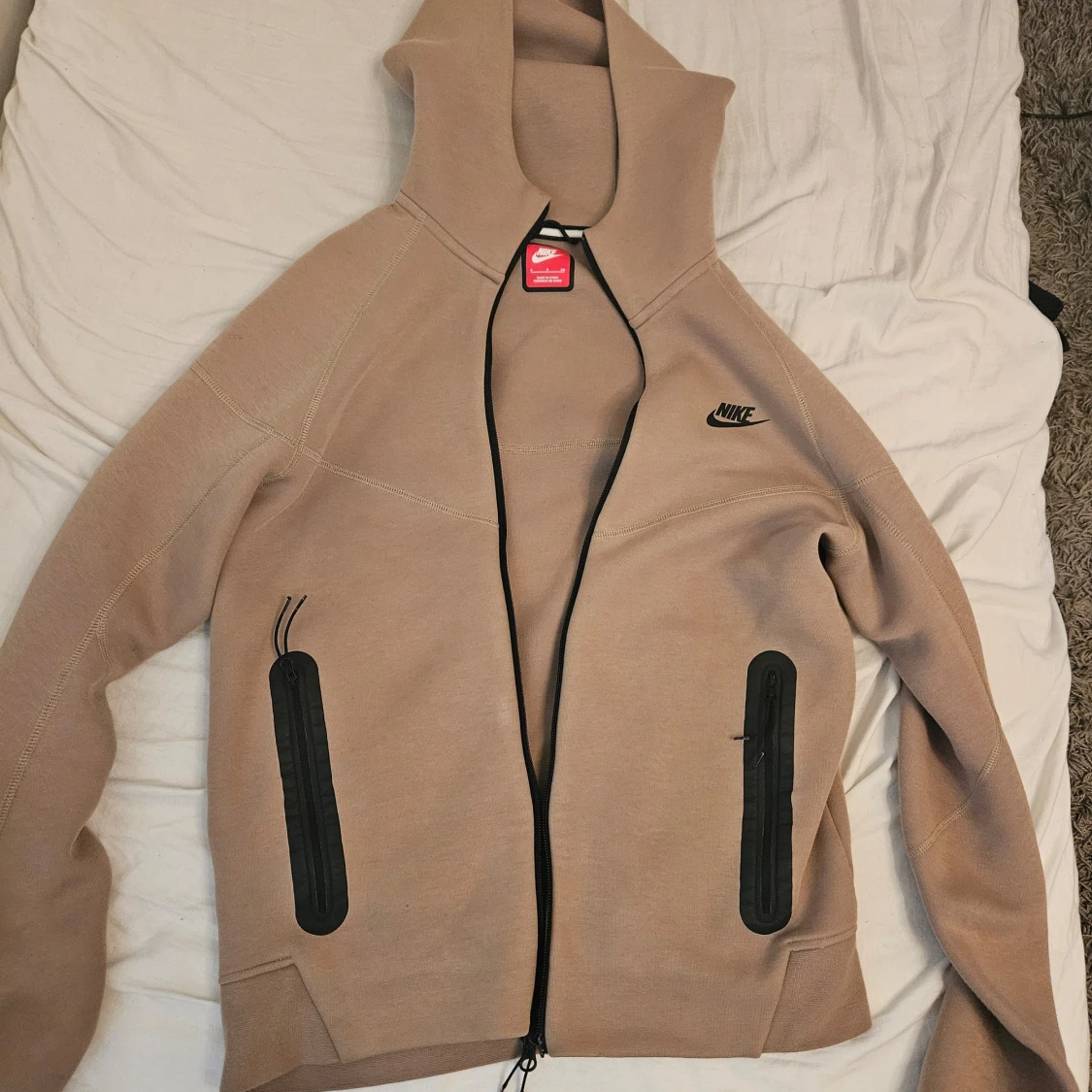 Nike tech fleece beige