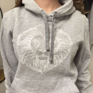 Hoodie grå - Bra skick, knappt använd 