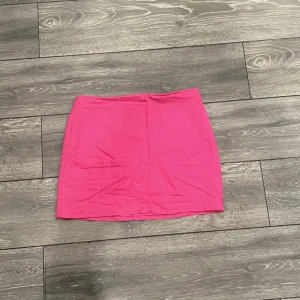 Rosa kjol - En jättefin rosa kjol i linne materian