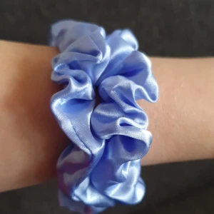 2st scrunchie, Ny Oanvända  - 2st scrunchie, Ny Oanvända 