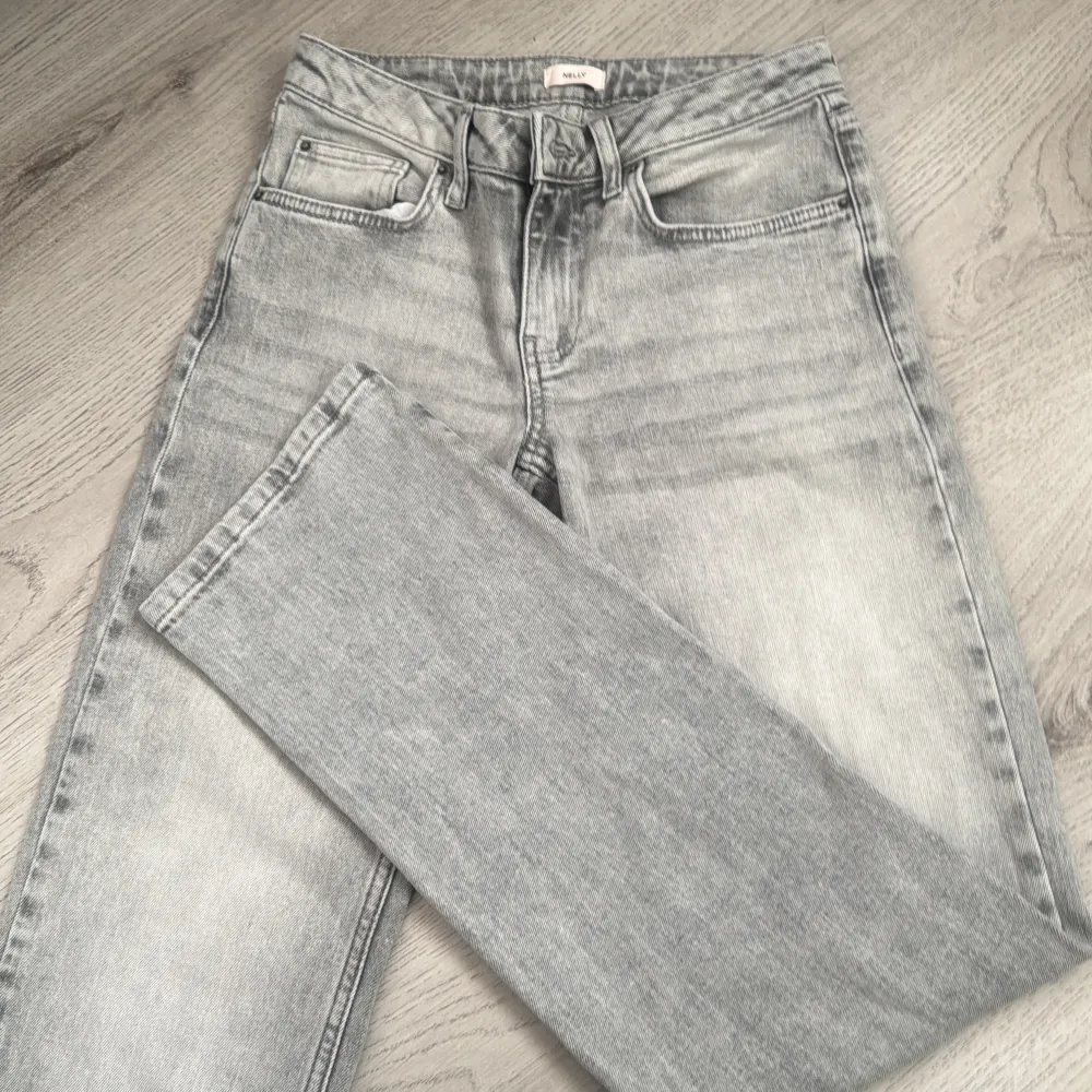 Ett par Nelly jeans i storlek 34, är knappt använda!! . Jeans & Byxor.