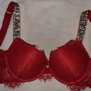 Victoria secrets bh - Säljer den pga för stor💗