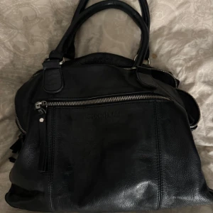 Stockh LM - Säljer denna super fina väska från stockh LM 
