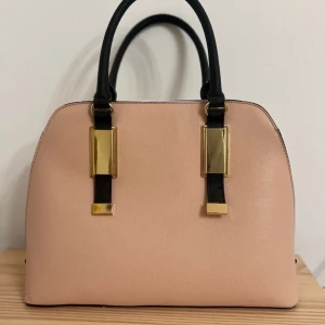 Rosa Handväska från Aldo - Handväska från Aldo