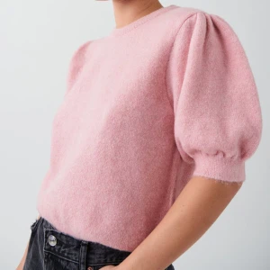 Rosa stickad tröja - Kortärmad rosa stickad tröja, oanvänd med prislapp kvar, storlek xs