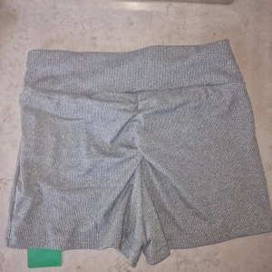 Scrunch shorts - Super fina bekväma scrunch shorts, enbart testade men var för små på mej🫶🏼