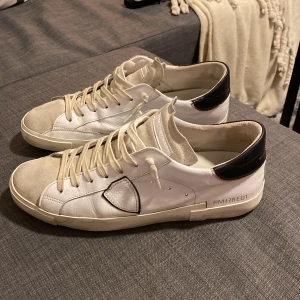 Philippe model - Tveka inte på att kontakta vid frågor.