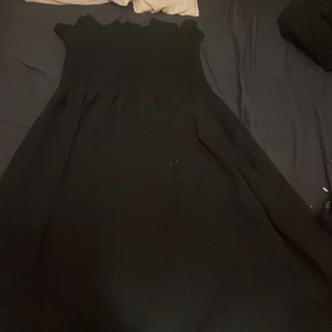 Långkjol  - Denna fina kjol men den är inte min stil längre, använd fåtal gånger, pris kan diskuteras