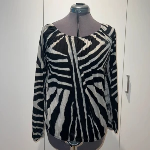 Mönstrad tröja  - Långärmad tröja 