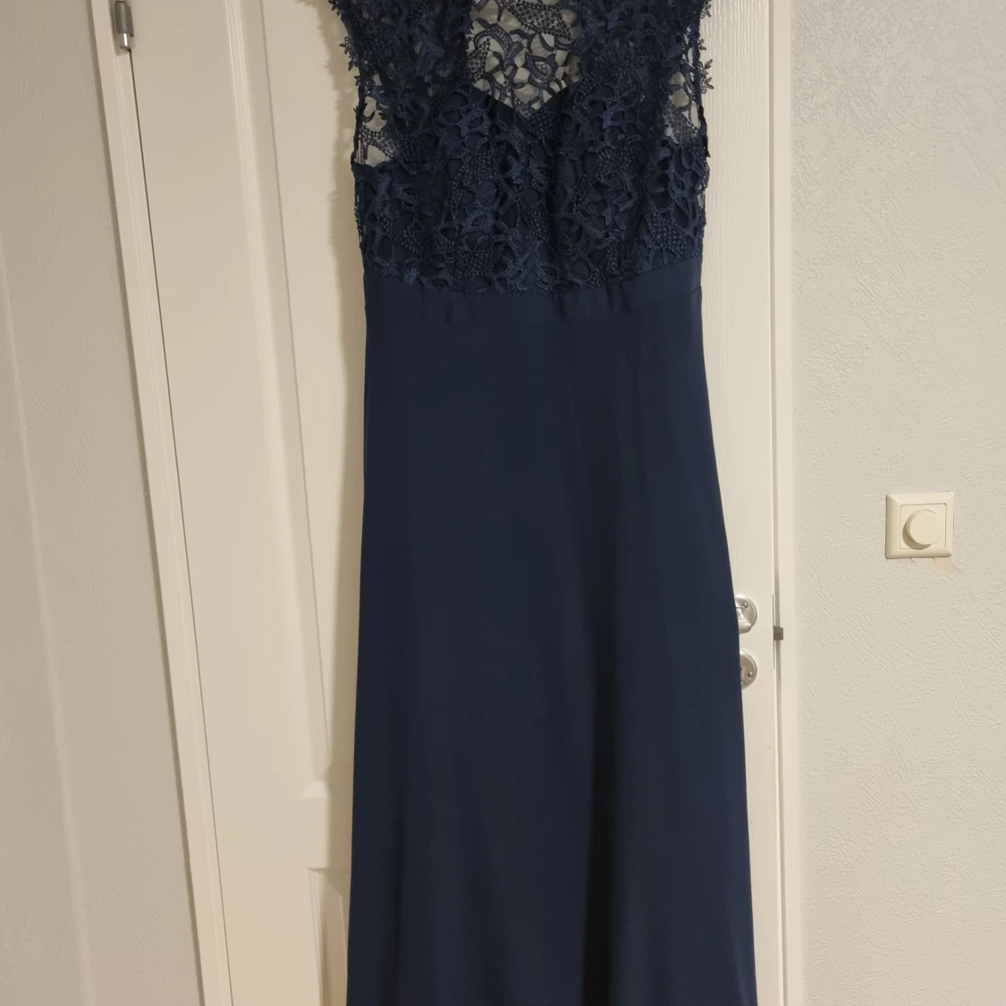 Mörkblå långklänning från bpc selection premium