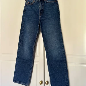 Mörk blå &OtherStories Jenans - Skick: väldigt bra